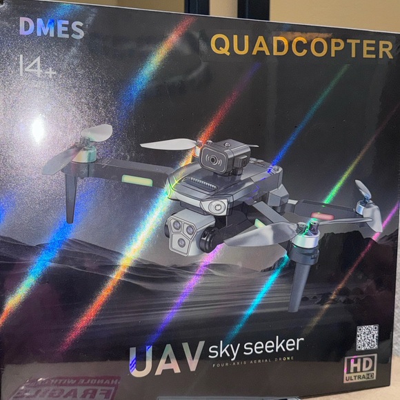 UAV Sky Seeker Quadcopter Drone in Black